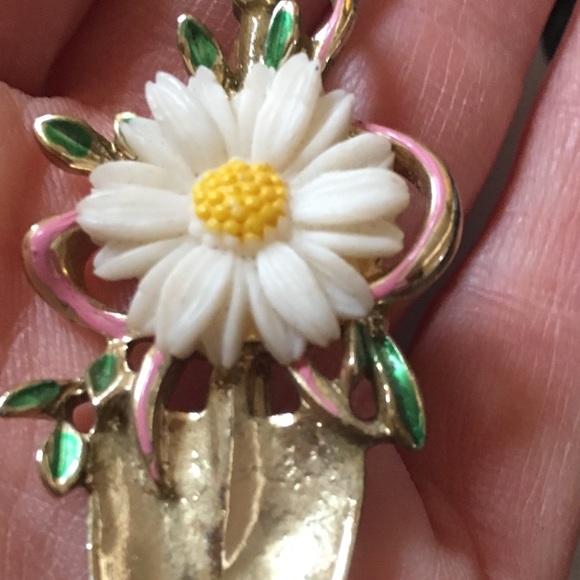 Vtg gardener’s brooch daisy & shovel - Picture 2 of 5